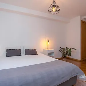 alta-guesthouse.hotelscoimbra.com/